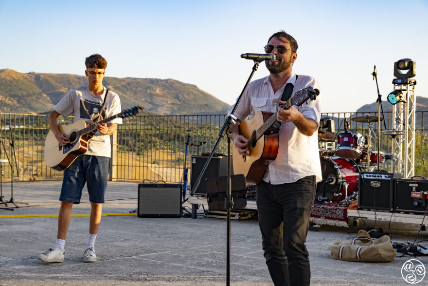 Andalucia Pueblos Blancos Music Festival Robin Mordecai. accompamied by Diego Castillo-Olivares