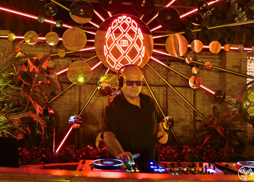 The Bonbonniere outdoor Terrace DJ  © Michelle Chaplow 