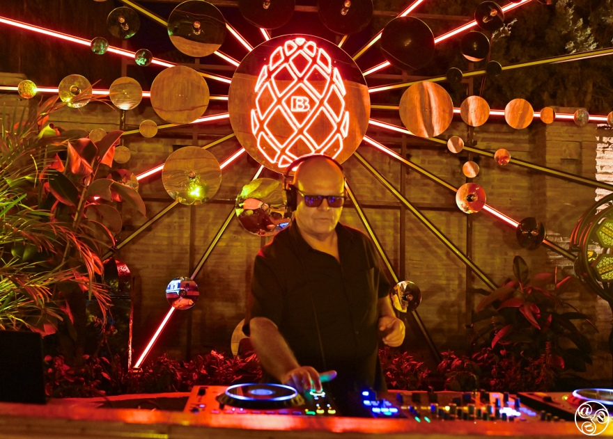 The Bonbonniere outdoor Terrace DJ  © Michelle Chaplow 