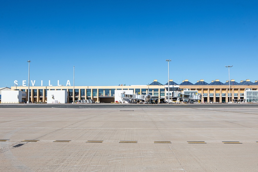 Seville Airport apron - AENA 
