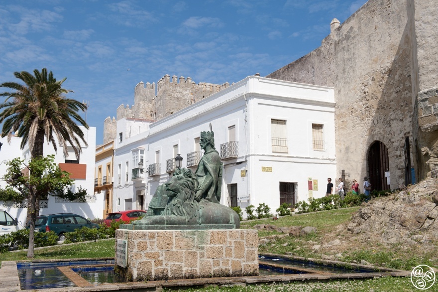 Statue of King Sancho IV, who reconquered Tarifa from the Moors in 1292, before Guzman's famous siege. Statue of King Sancho IV, who reconquered Tarifa from the Moors in 1292, before Guzman's famous siege. © Michelle Chaplow