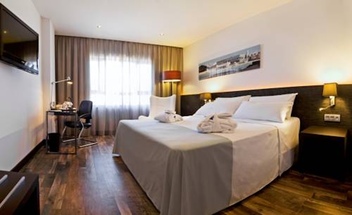 Hotel Cádiz Paseo del Mar, Affiliated by Meliá © Michelle Chaplow