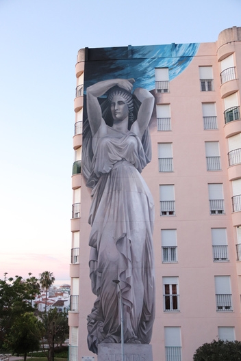 Atlantas mural in the early morning light © Max Phythian