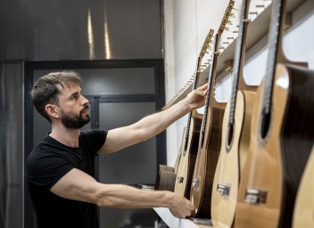 Diego Cabeza Montiel in his workshop © Fernando Rojas 
