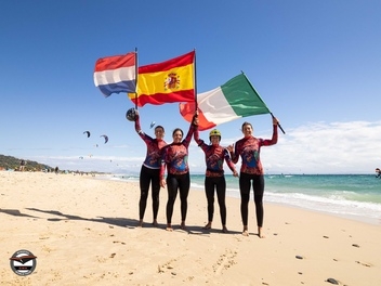 Winning Women (left to right) Bowien van der Linden, Nia Suardiaz, Mar de Arce and Sofia Marchetti. Photo SamuelCardenas