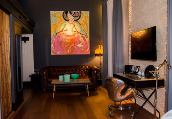 Contemporary and uniquely designed room © Booking.com / Hotel Lobby Room Sevilla