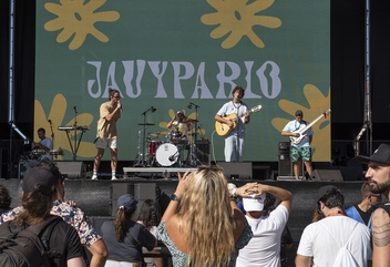 Javypablo from Malaga opening on the Alhambra stage © Michelle Chaplow