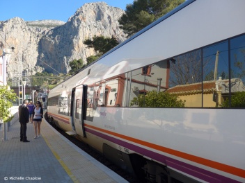 Arriving at El Chorro Railway Station  © Michelle Chaplow