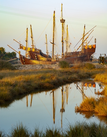 Muelle de las Carabelas (Wharf of the Caravels) © Michelle Chaplow