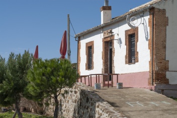 Road workers' houses - Casillas de peones camineros © Michelle Chaplow