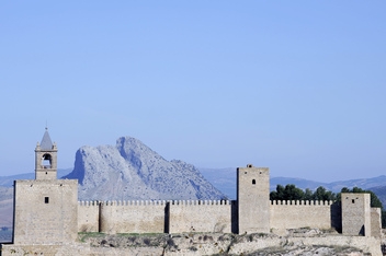 From the Alcazaba to Lovers’ Rock — a legend carved into the Andalucian horizon © Michelle Chaplow