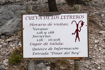 Cuevas de los Letreros 