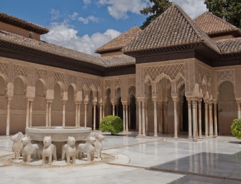 Patio de Los Leones, Alhambra Granada © Michelle Chaplow