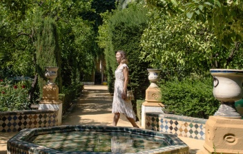 Strolling around the gardens of Palacio de Dueñas, Sevilla © Michelle Chaplow