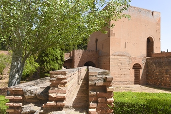 Remnant of the palace aqueduct. © Michelle Chaplow