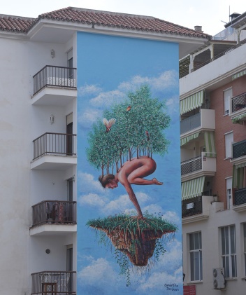 Estepona Murals  - Nurture by artist Samantha Jordaan © Michelle Chaplow
