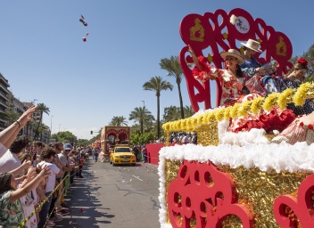 Battle of the Flowers (Batalla de las Flores) © Michelle Chaplow