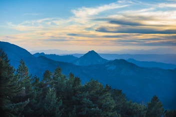 The foothills of The Sierra Nevada © Michelle Chaplow
