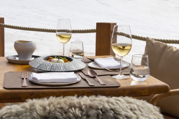  On-mountain dining at the Hotel Maribel © Michelle Chaplow
