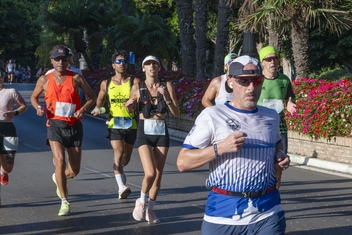 The event is presented as a boutique marathon, with 1,500 runners registered for this first edition in 2026