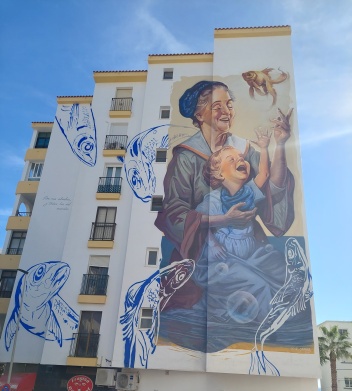 'El vínculo que nos une' ('The bond that unites us') is by artist Ignacio Basave Cavanna from Madrid.