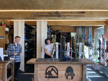 Ski hire at the Hotel Maribel © Michelle Chaplow