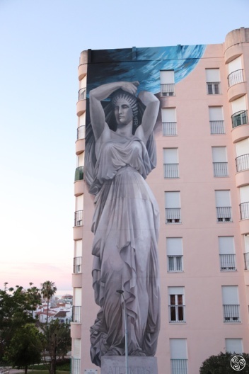 Atlantas mural in the early morning light © Max Phythian