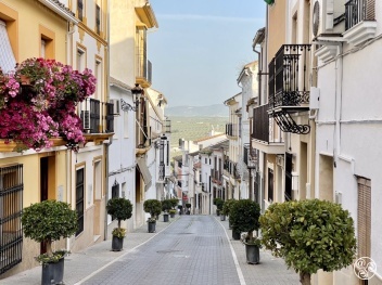 Calle Ramón y Cajal in Monturque © Michelle Chaplow