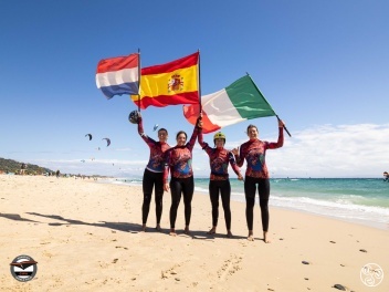 Winning Women (left to right) Bowien van der Linden, Nia Suardiaz, Mar de Arce and Sofia Marchetti. Photo SamuelCardenas