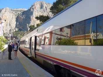 Arriving at El Chorro Railway Station  © Michelle Chaplow