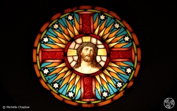 Ermita de Nuestra Señora de los Remedios, stained glass window© Michelle Chaplow