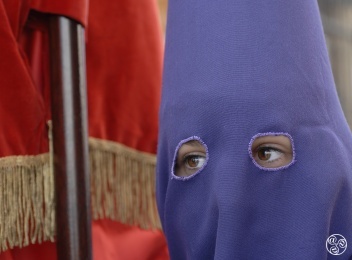 Hermandad del Santisimo Cristo de los Remedios Y Nuestra Senora de Las Angustias Semana Santa Vienes Santo Holy week Processions in Andalucia. © Michelle Chaplow