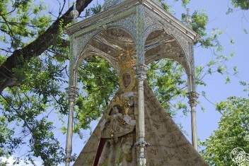 The Virgin de la Sierra during the Romeria © Michelle Chaplow