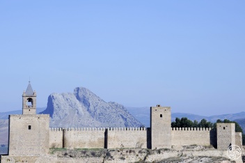 From the Alcazaba to Lovers’ Rock — a legend carved into the Andalucian horizon © Michelle Chaplow