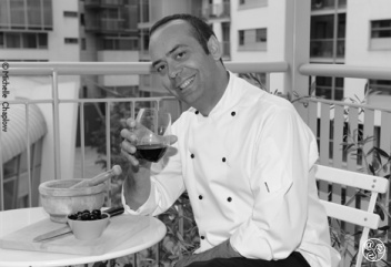 Jose Pizarro at home on the balcony of his London apartment © Michelle Chaplow
