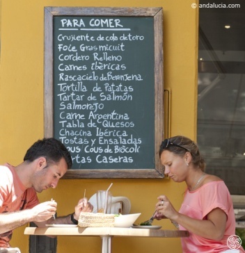 Sunshine and tapas, a way of life in Seville © Michelle Chaplow