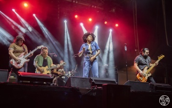 Nikki Hill band at Andalucia Big festival © Michelle Chaplow