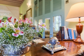 Beautiful interiors and displays © Booking.com / Casa Palacio de Carmona