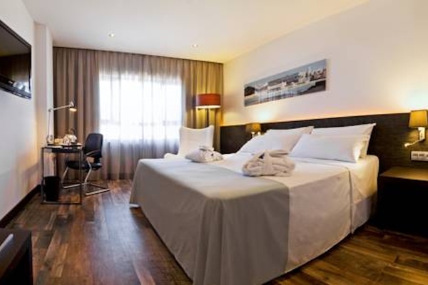 Hotel Cádiz Paseo del Mar, Affiliated by Meliá © Michelle Chaplow