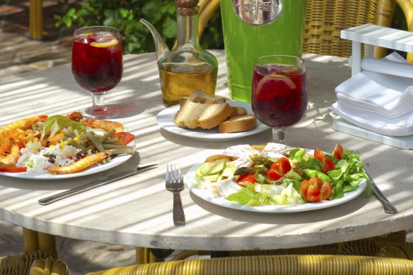 Everything just tastes better on the beach © Michelle Chaplow