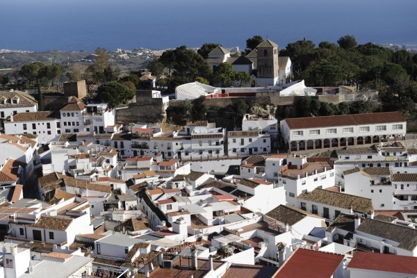 Mijas Village, with a backdrop to the Mediterranean © Michelle Chaplow