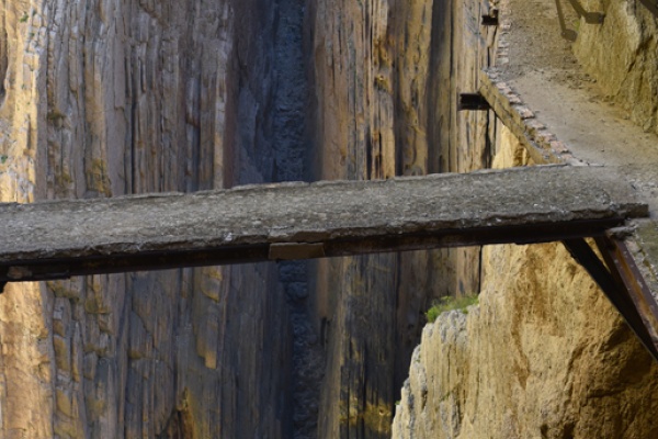 The Scariest Path in The World Camino Del Rey © Michelle Chaplow