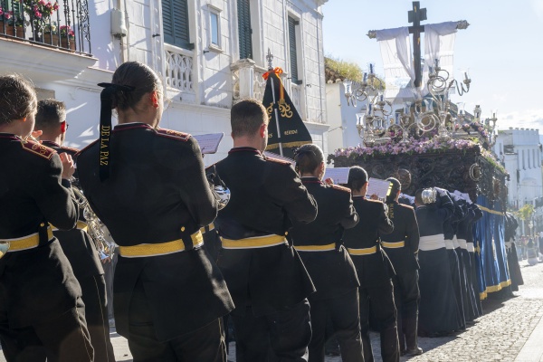 The marching Brass band plays a wide range of tunes to suit the moment, generally mournful and wailing when accompanying Jesus © Michelle Chaplow
