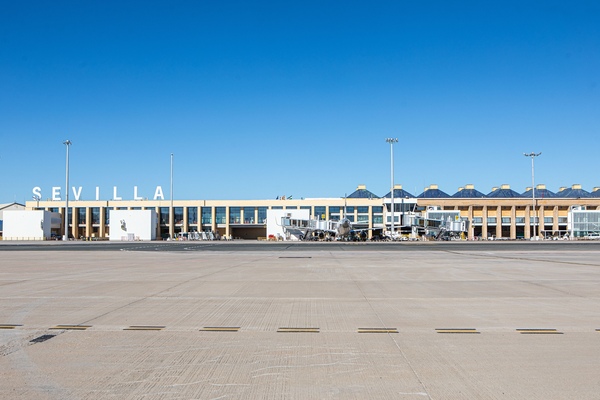 Seville Airport apron - AENA 