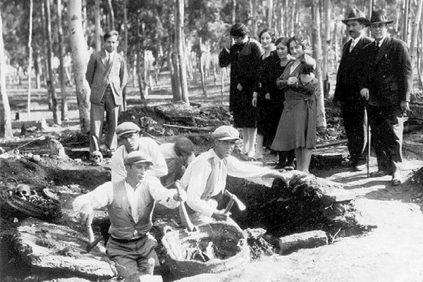 José Perez Barradas (standing left) in carefully prepared 1930 photo