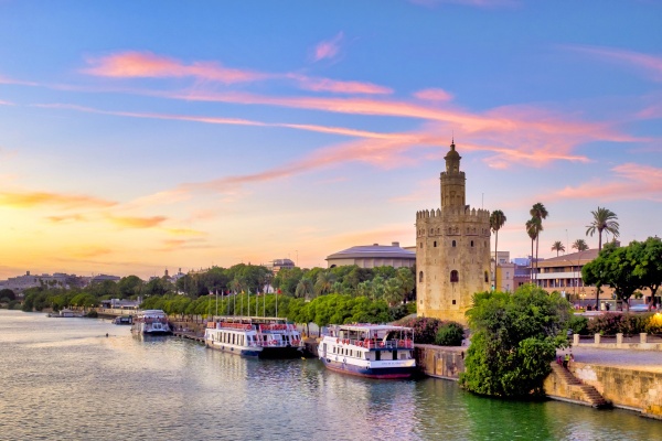 The Torre del Oro (Golden Tower), which dominates the banks of the river Guadalquivir © istockphoto