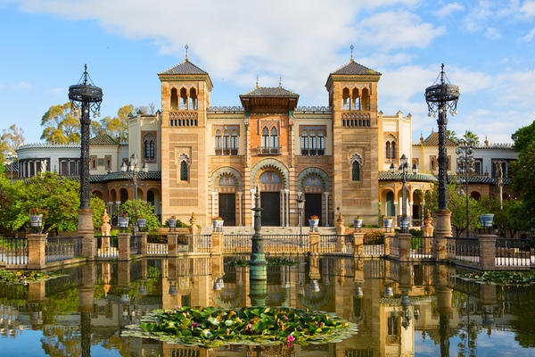 Museum of Popular Arts & Customs, Plaza America, Parque Maria Luisa Sevilla © istockphoto
