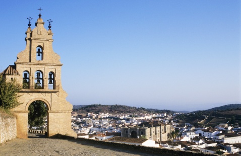  Aracena, a picturesque town in southwestern Spain, is renowned for its historic charm and natural beauty.  © Michelle Chaplow