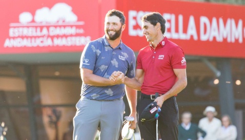 Jon Rahm ands Rafa Cabrera Bello, on 18th at Valderrama (foto © Real Club Valderrama)