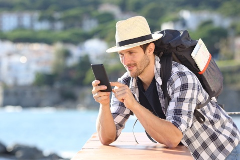 Backpacking in the sun  © istock